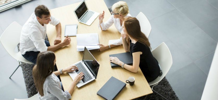 填写表格941报告从雇员工资中扣缴的工资税。